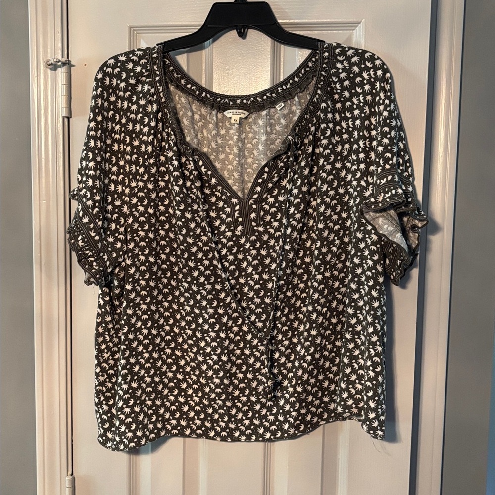 Max Studio Gray With White Leaf Pattern Tie Front… - image 1